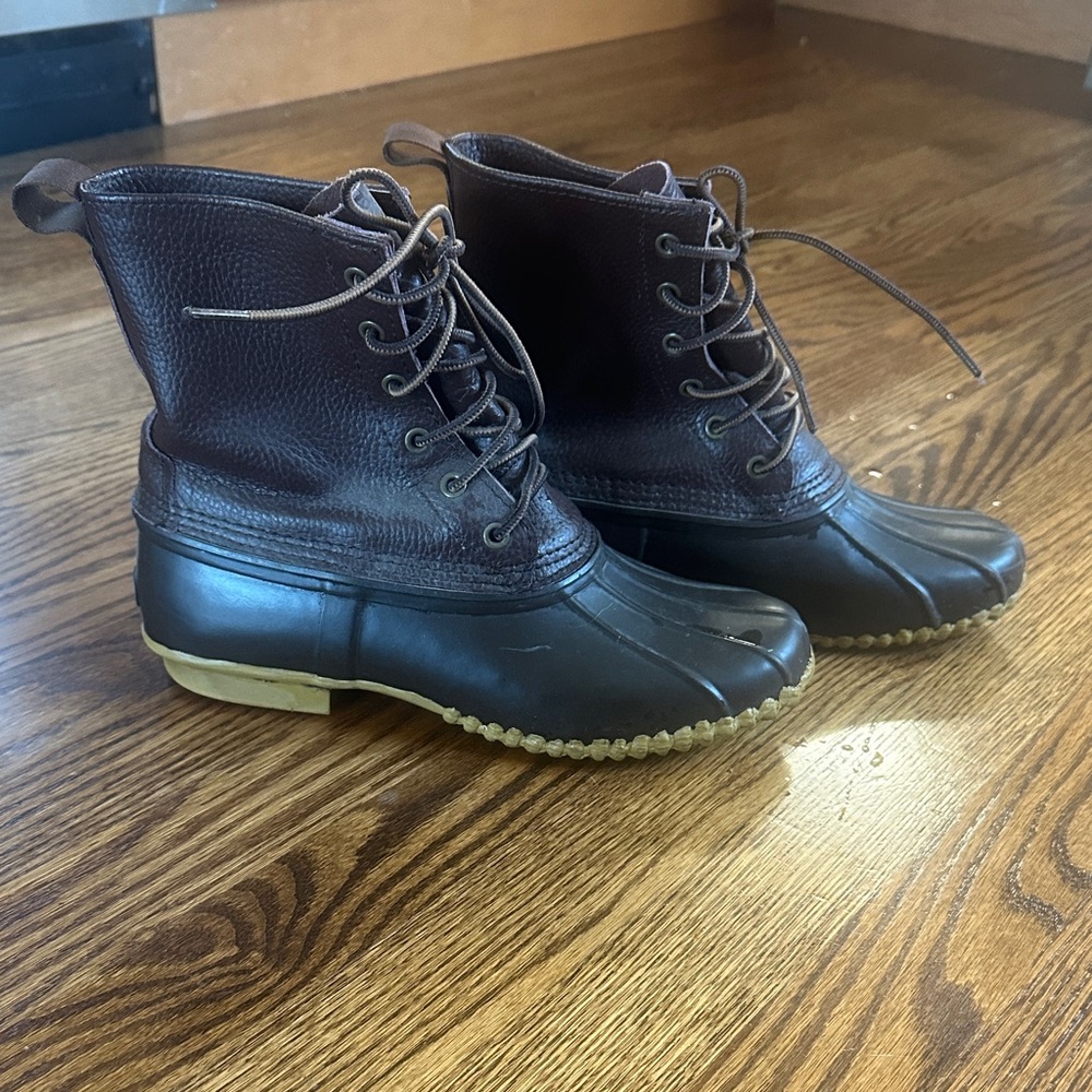 American Eagle Outfitters Brown Lace-Up Duck Boots